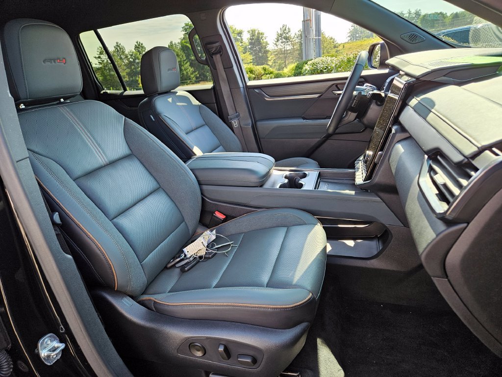 2024 GMC Acadia AT4 - Photo 13