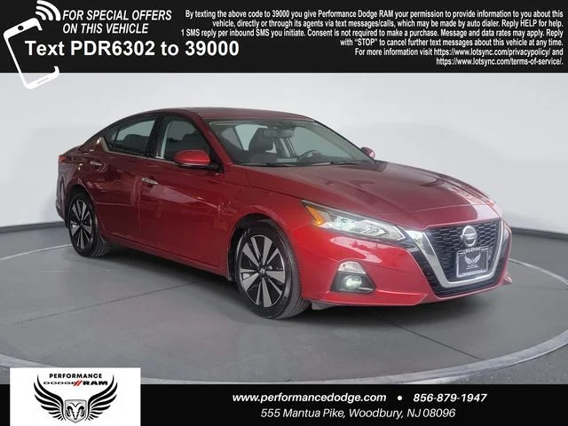 Used 2020 Red Nissan 2.5 SV image 1