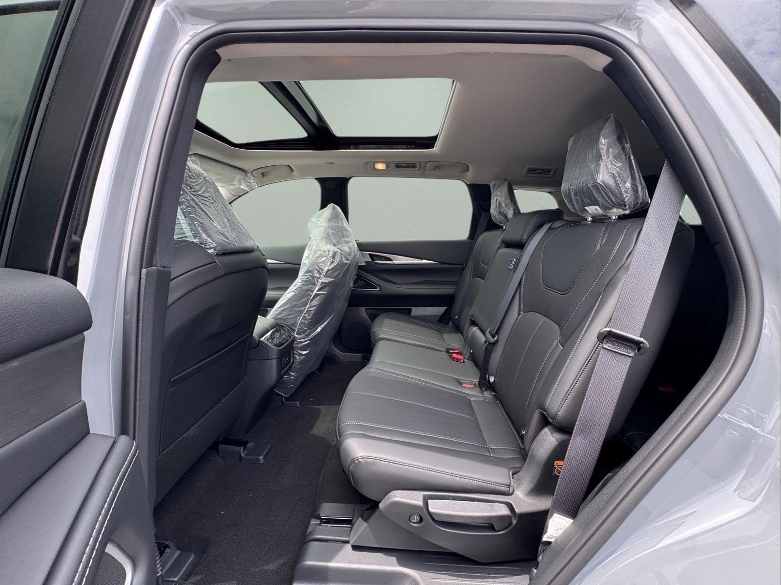 New 2027 HARBOR GRAY INFINITI Luxe FWD image 14