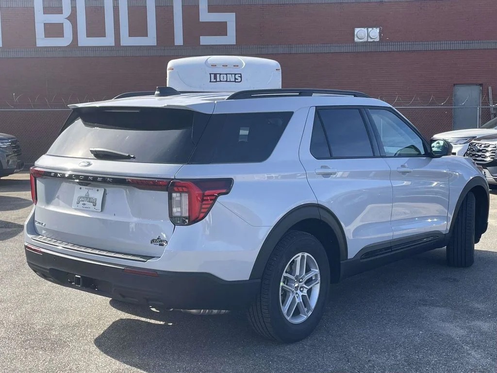 New 2026 Space White Metallic Ford Active image 3