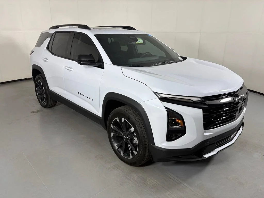 New 2026 Polar White Tricoat Chevrolet RS image 2