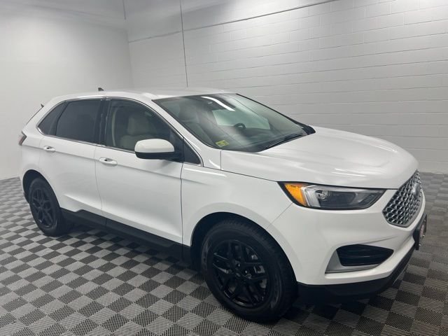Used 2024 Oxford White Ford SEL image 4