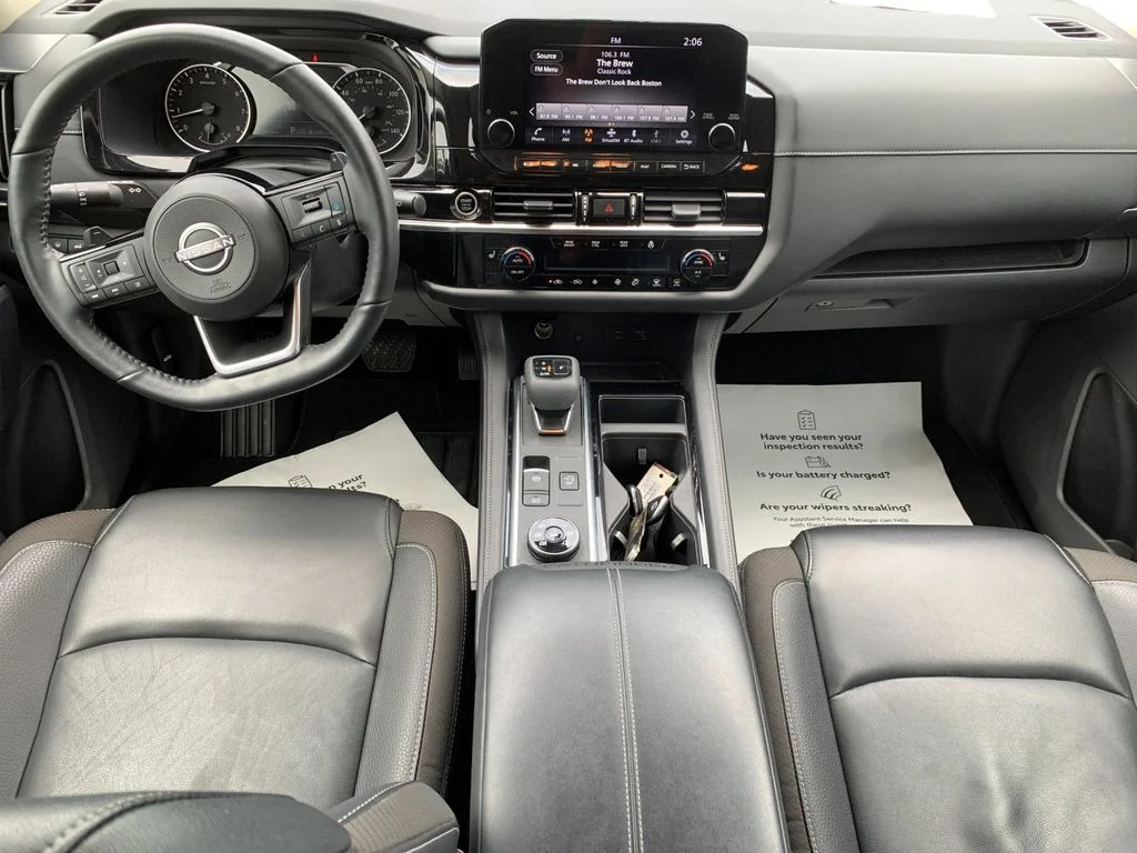Used 2023 White Nissan SL image 16