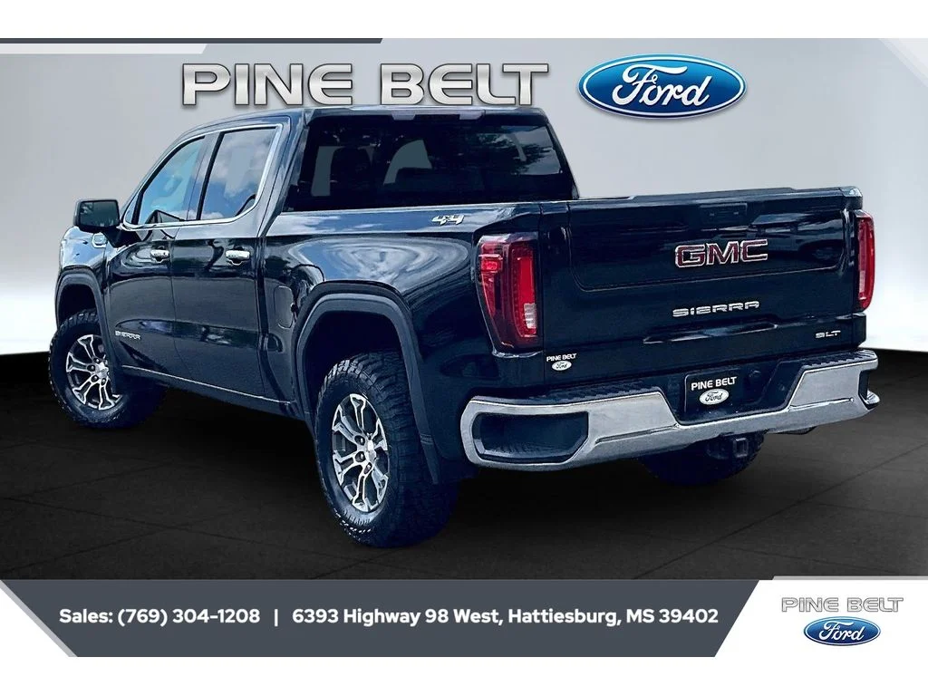 Used 2025 Onyx Black GMC SLT image 2