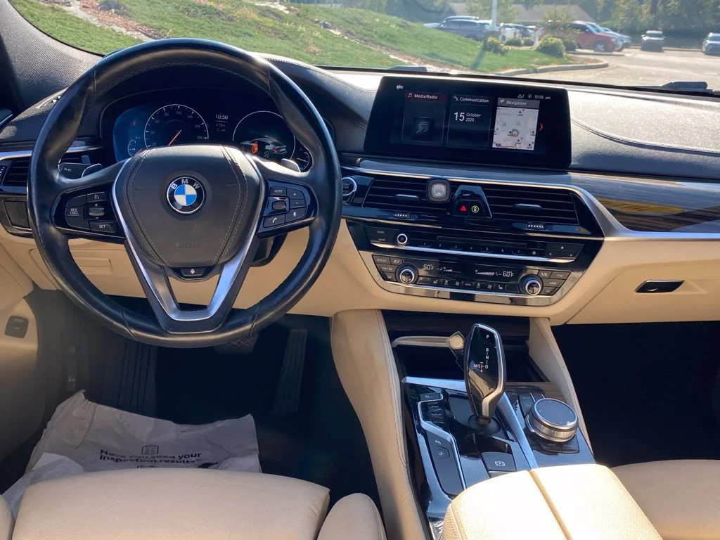 Used 2019 Blue BMW 640 Gran Turismo i xDrive image 9