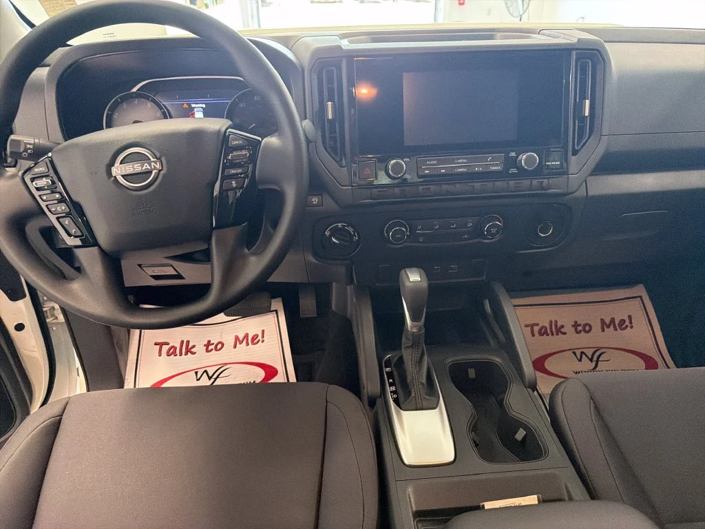 New 2027 Glacier White Nissan King Cab® S image 15