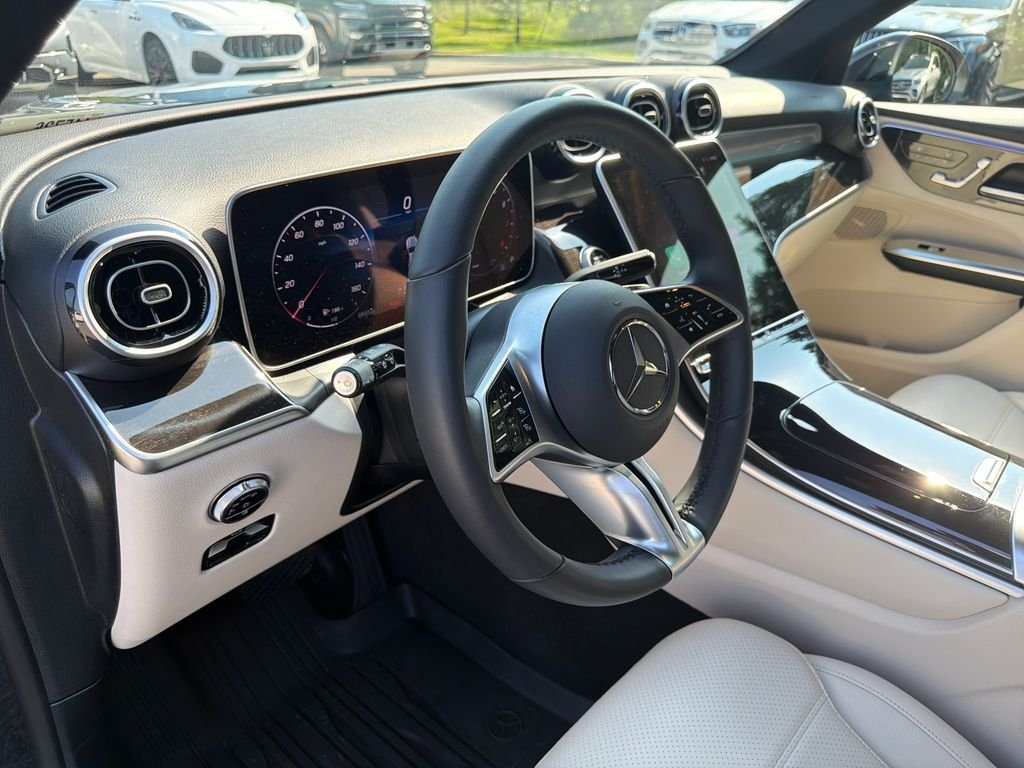 Used 2026 Black Mercedes-Benz GLC 300 image 17