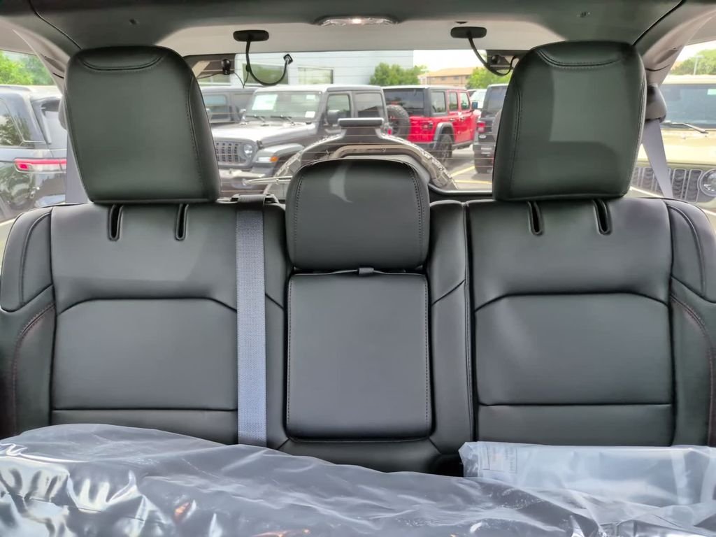 New 2026 Anvil Clear-Coat Exterior Paint Jeep Rubicon image 24