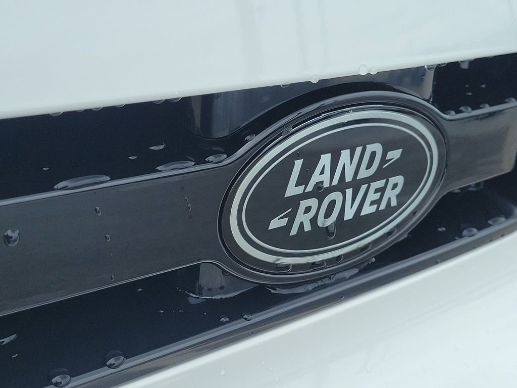 New 2026 Fuji White Land Rover V8 image 10