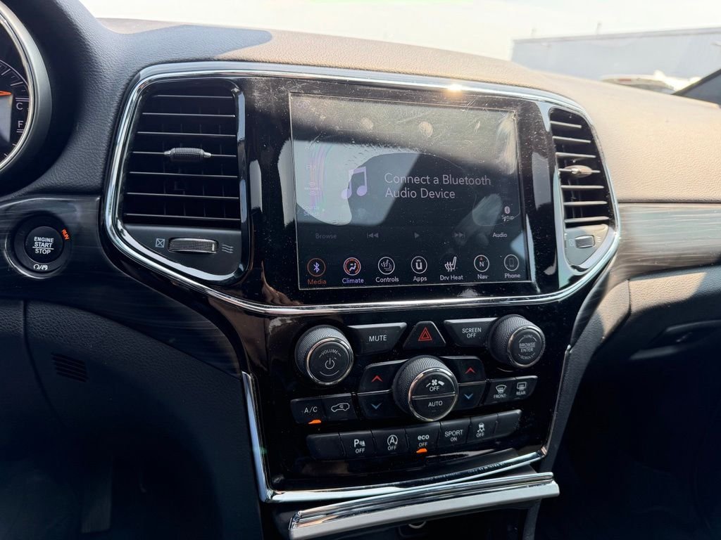 Used 2020 Red Jeep Altitude image 4