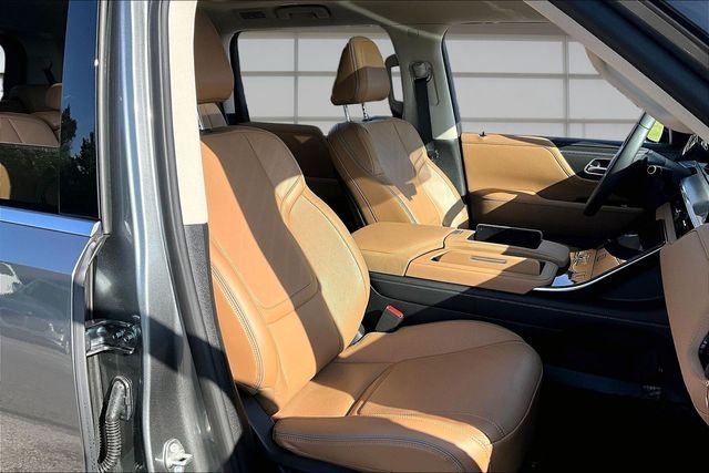 Used 2026 Silver INFINITI LUXE image 7