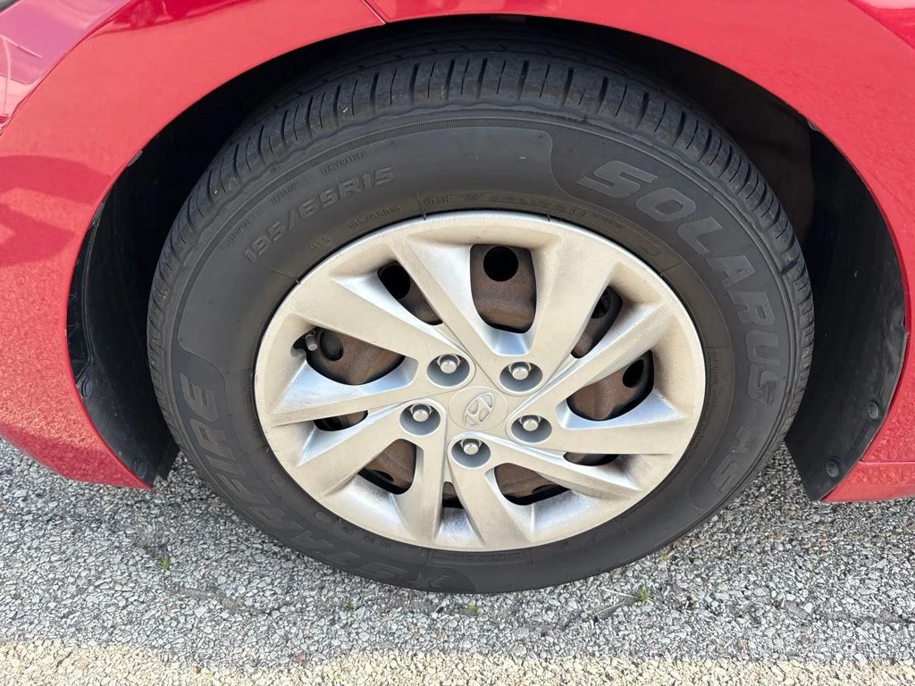 Used 2017 Red Hyundai SE image 11