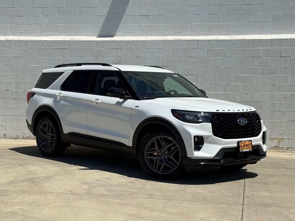 2026 Ford Explorer ST-LINE RWD's photo