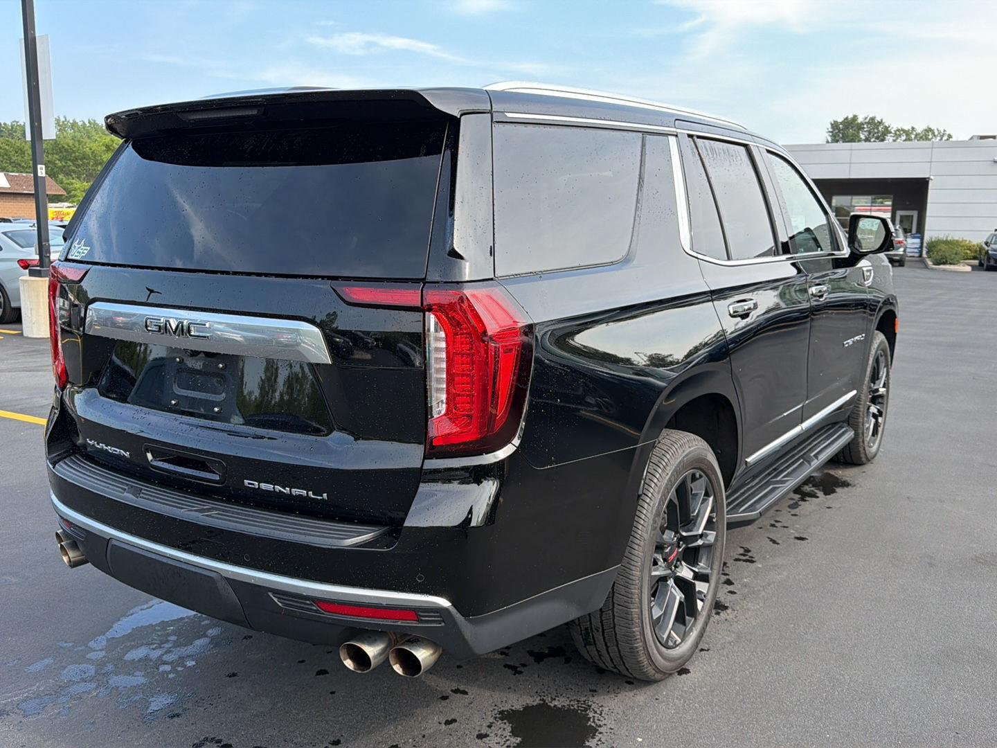 Used 2022 Onyx Black GMC Denali image 5