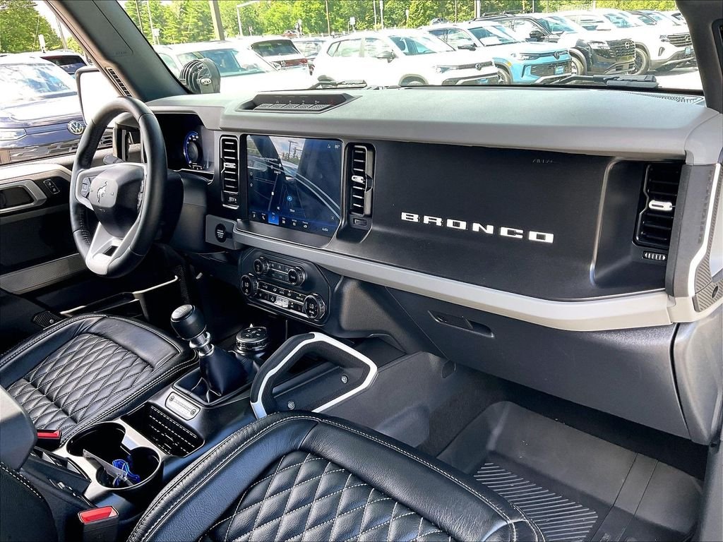 Used 2023 Oxford White Ford Badlands image 13