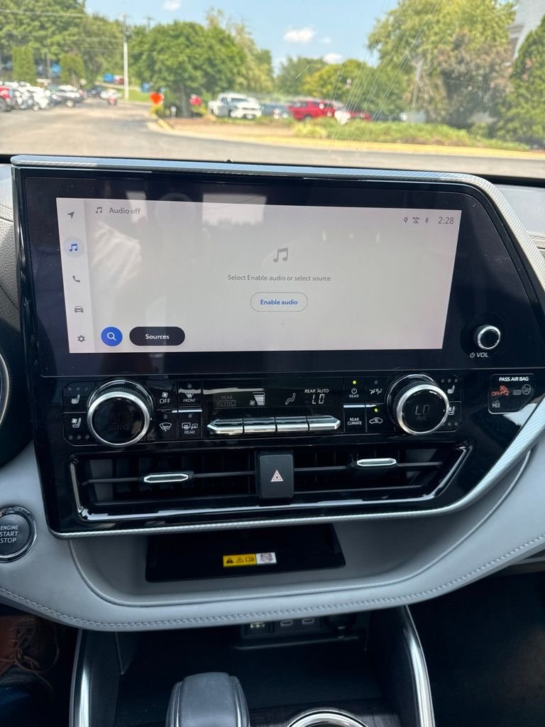 Used 2023 Silver Toyota Platinum image 15