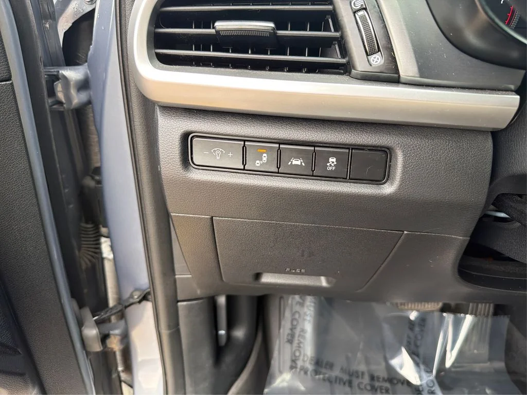 Used 2021 Everlasting Silver Kia S image 18