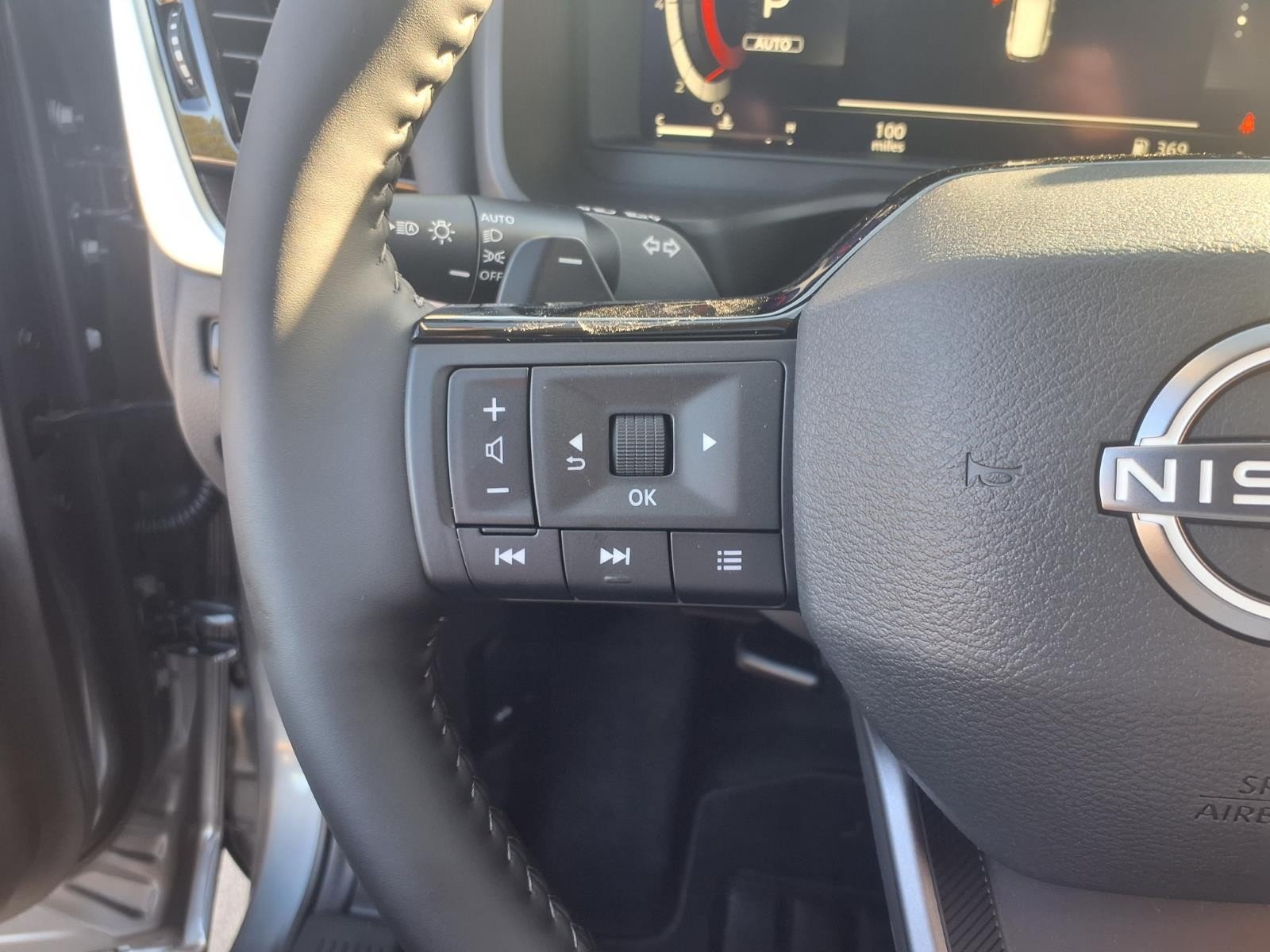 2026 Nissan Rogue photo 16 of 25