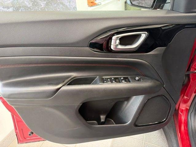 Used 2025 Red Jeep  image 15