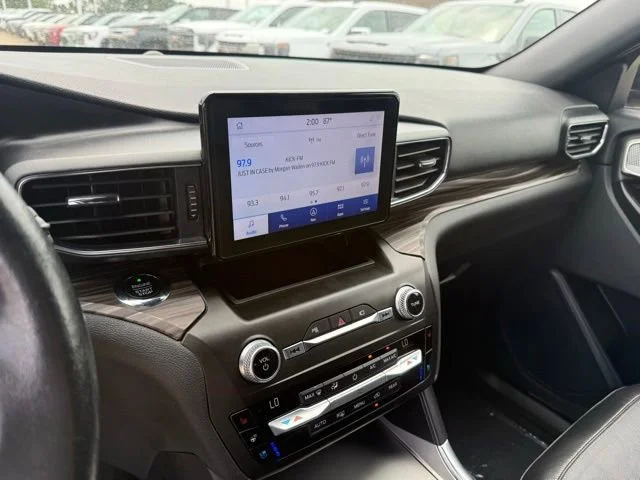 Used 2020 Black Ford Limited image 24