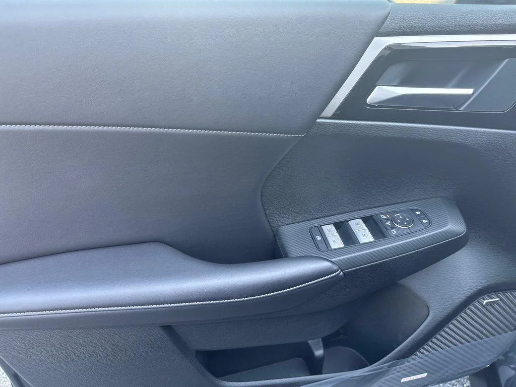 New 2026 Graphite Gray Mitsubishi SE S-AWC image 11