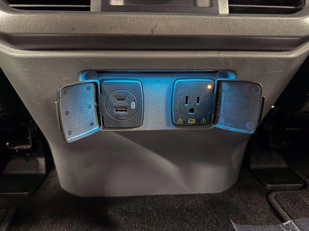 Used 2022 Antimatter Blue Metallic Ford XLT image 16