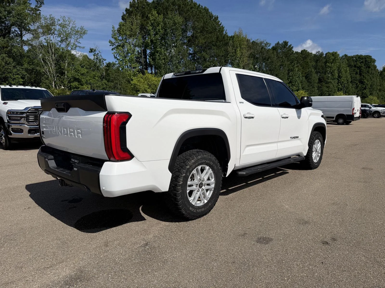 Used 2023 Ice Cap Toyota SR5 image 6