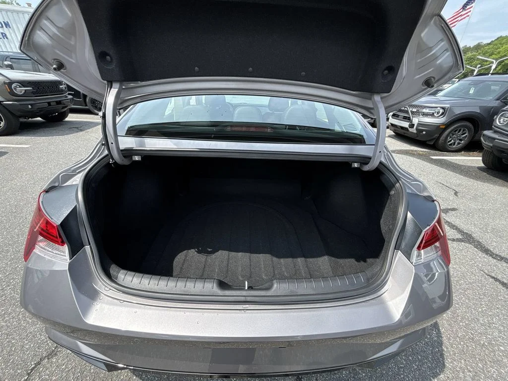 Used 2023 Silver Hyundai Limited image 22