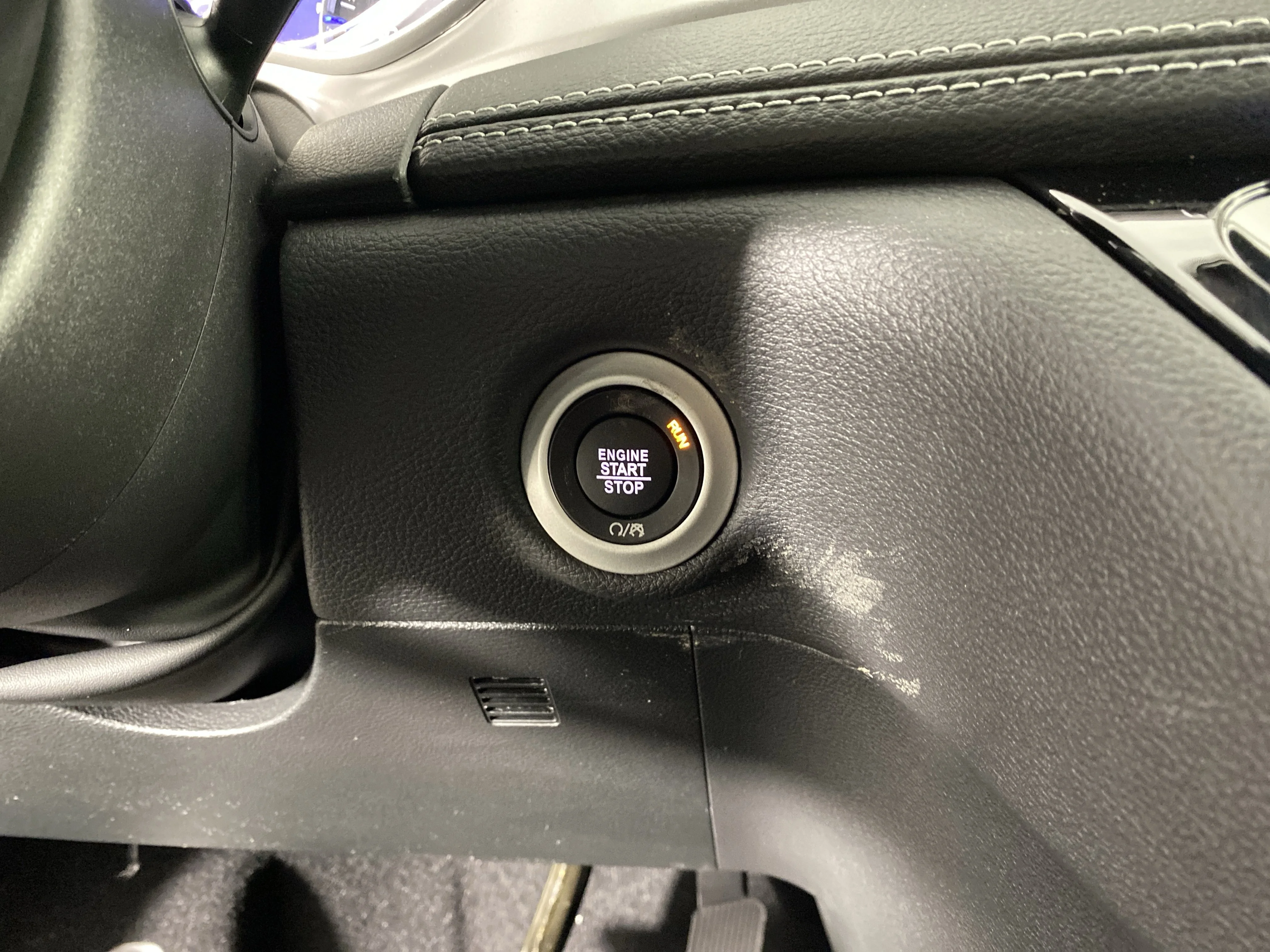 New 2026 Diamond Black Crystal Pearl-Coat Exterior Paint Chrysler Select image 22