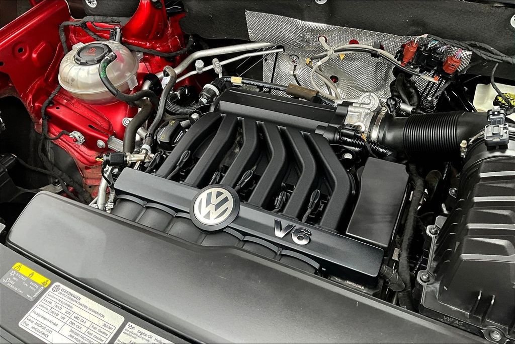 Used 2021 Red Metallic Volkswagen SEL image 31