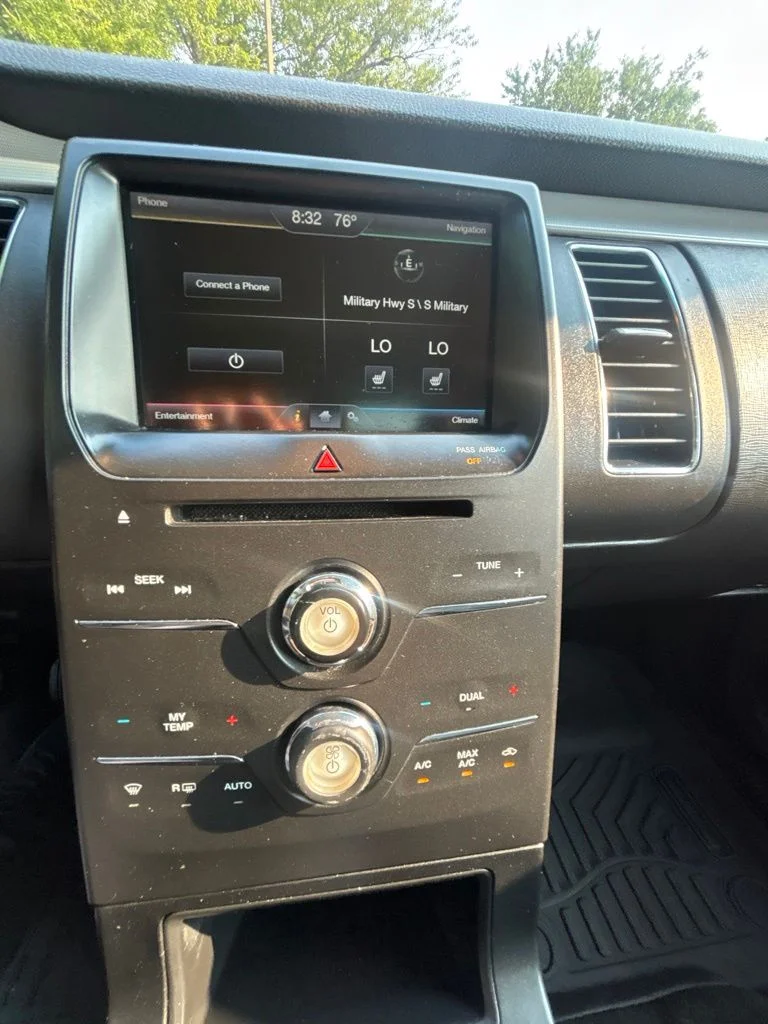 Used 2015 Black Ford SEL image 22