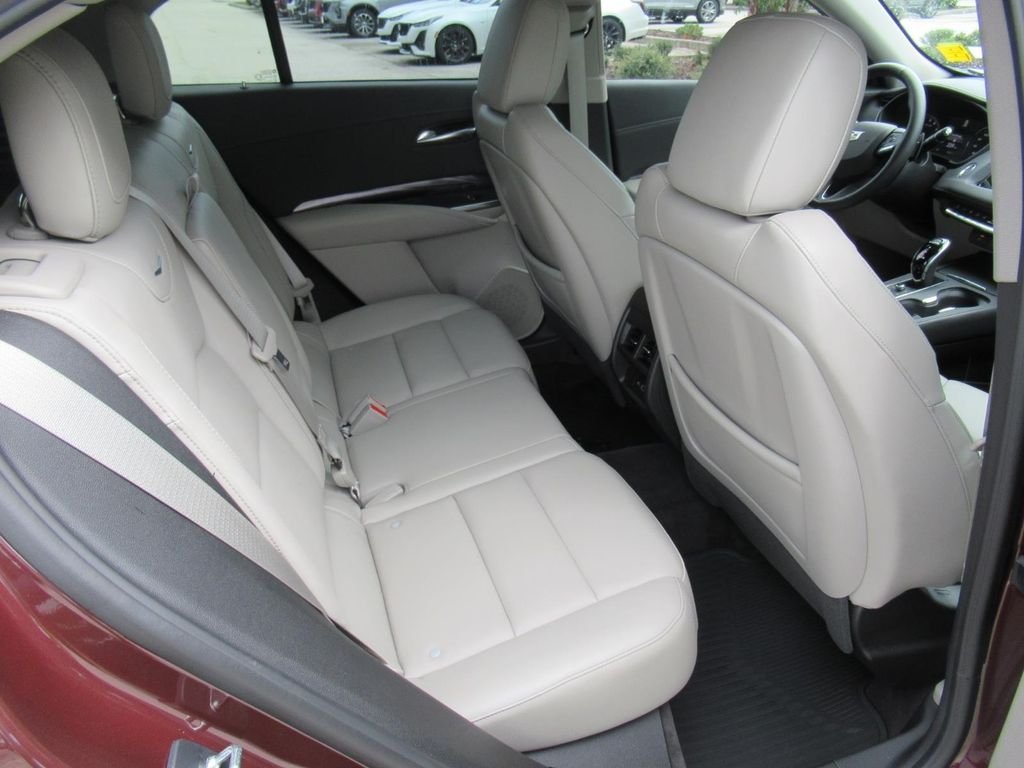 Used 2023  Cadillac Luxury image 29