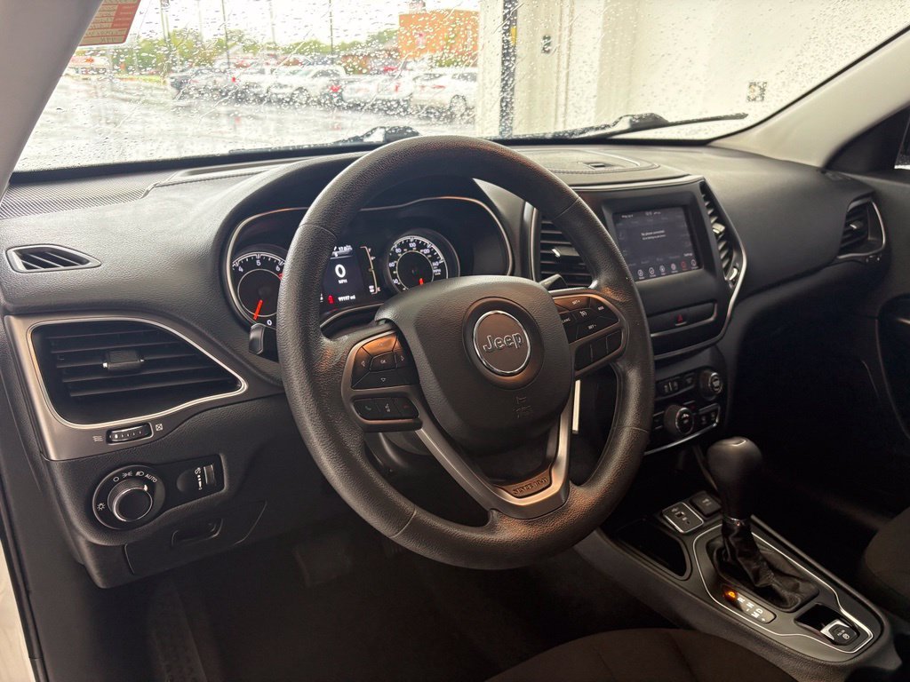 Used 2020 White Jeep Latitude image 2
