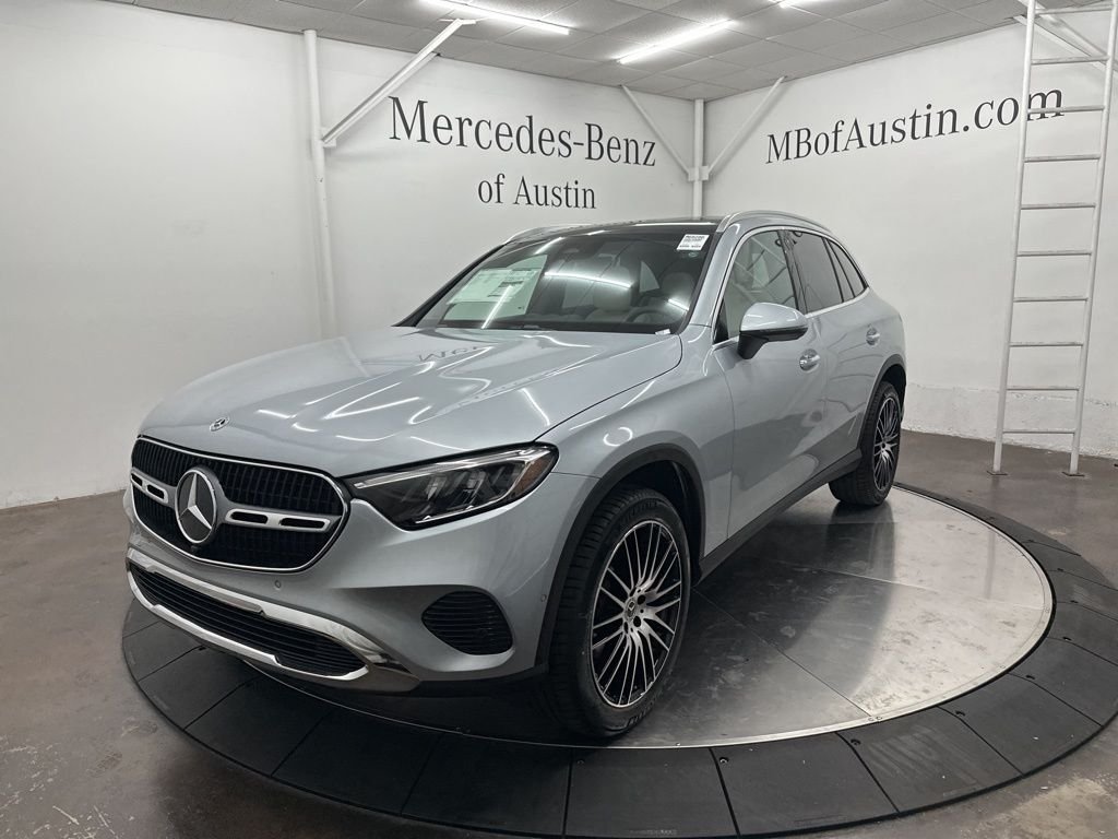 Used 2026 Silver Mercedes-Benz GLC 300 image 3