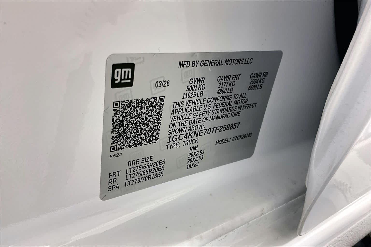 Used 2026 Summit White Chevrolet LT image 35