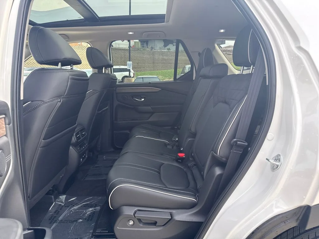 New 2026 Platinum White Pearl Honda AWD Elite image 25