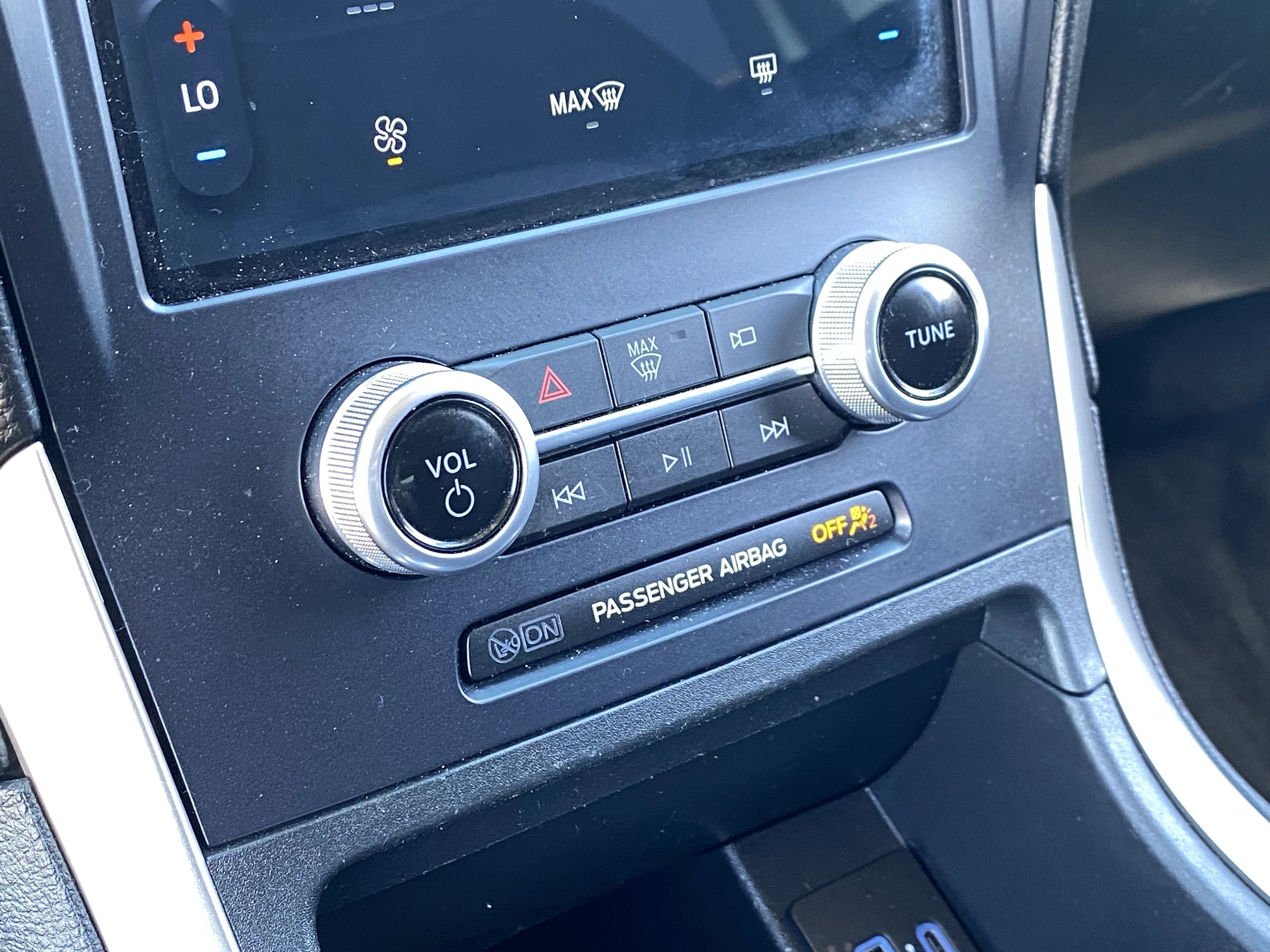 Used 2023 Agate Black Metallic Ford SE image 24