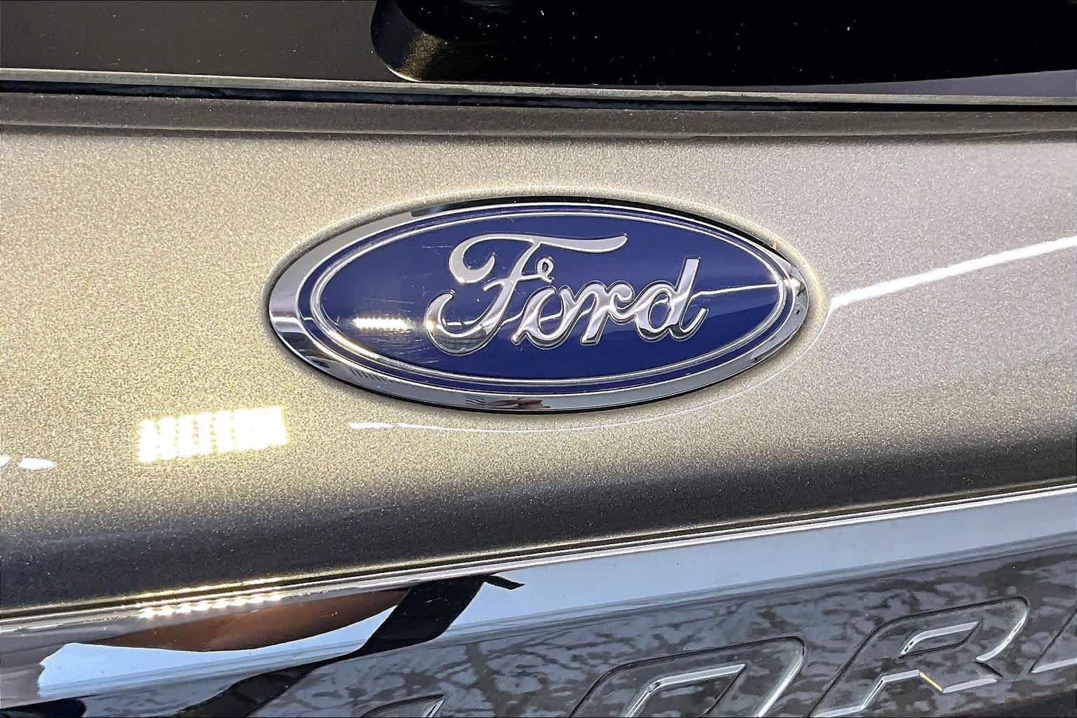 Used 2022 Carbonized Gray Ford Limited image 33