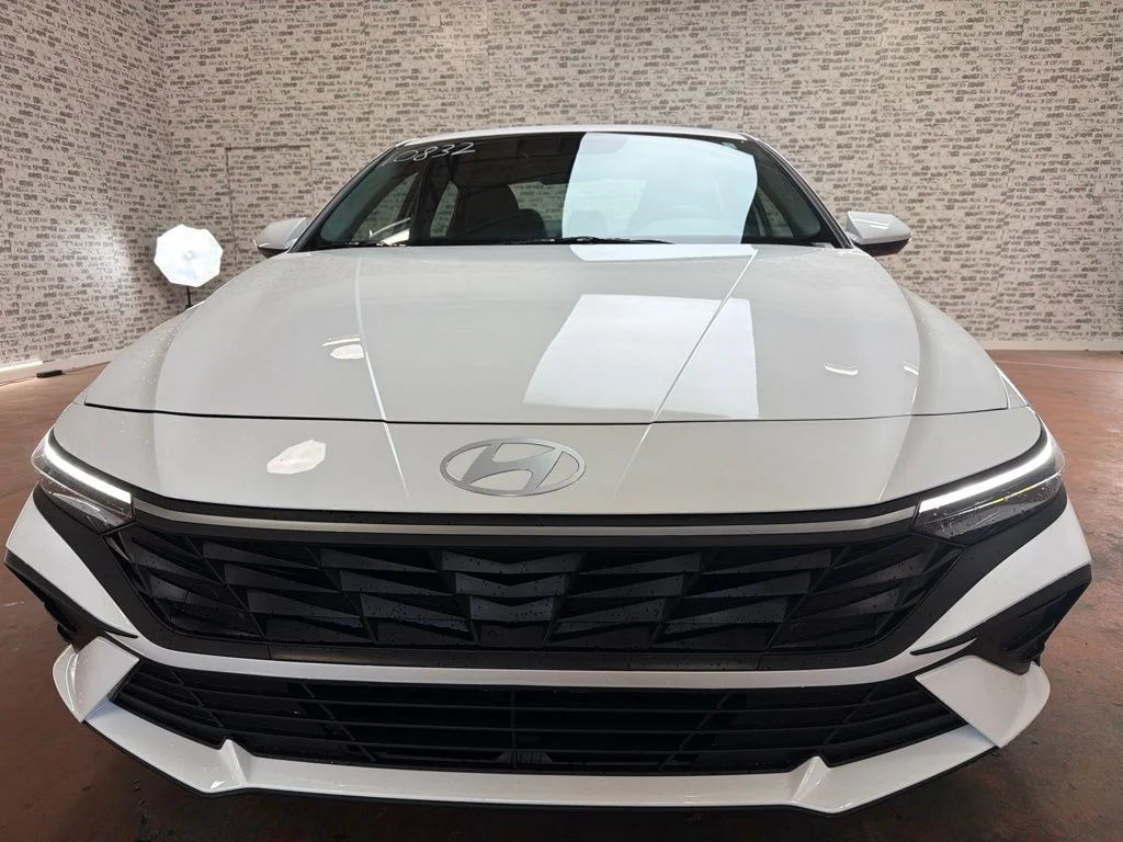 New 2026 Serenity White Hyundai SE image 2