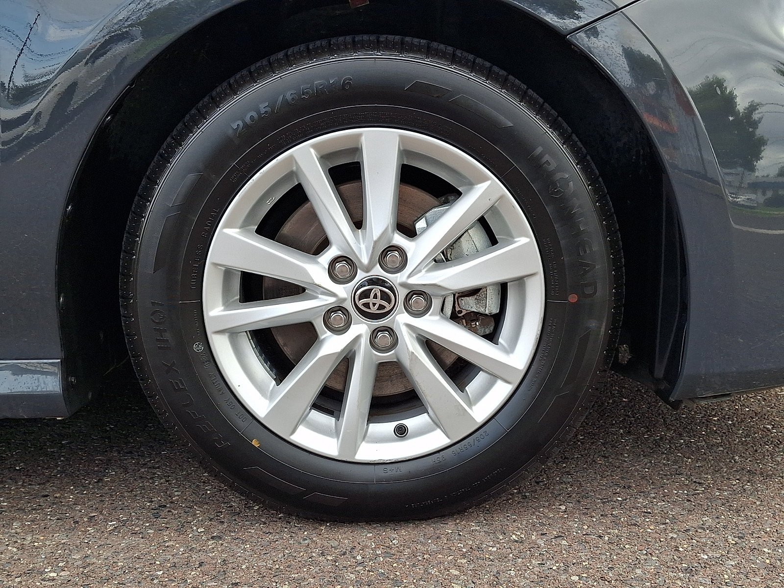 Used 2025 Underground Toyota LE image 7