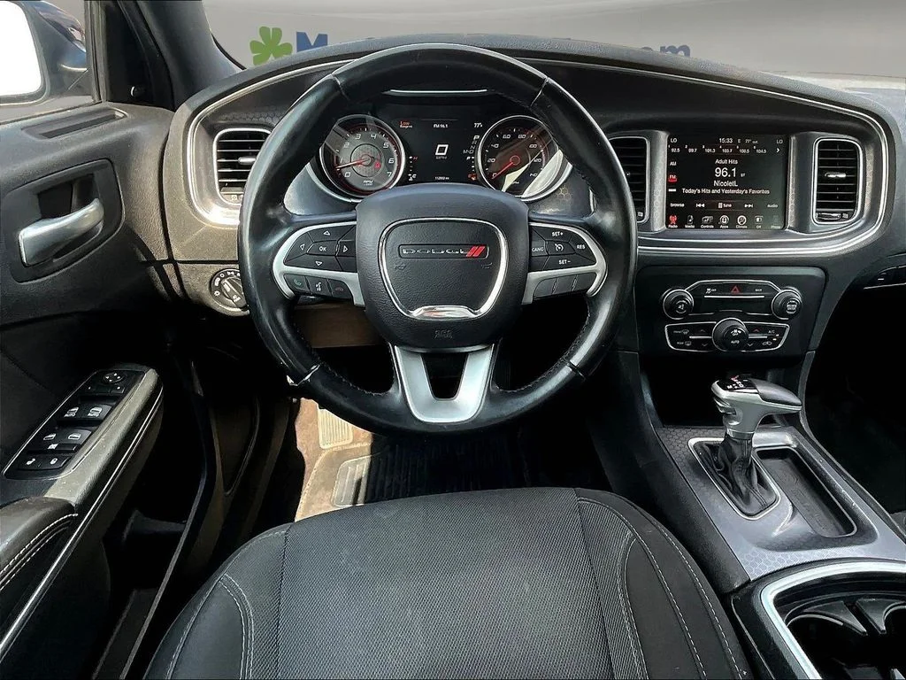 Used 2016 Black Dodge SXT image 10