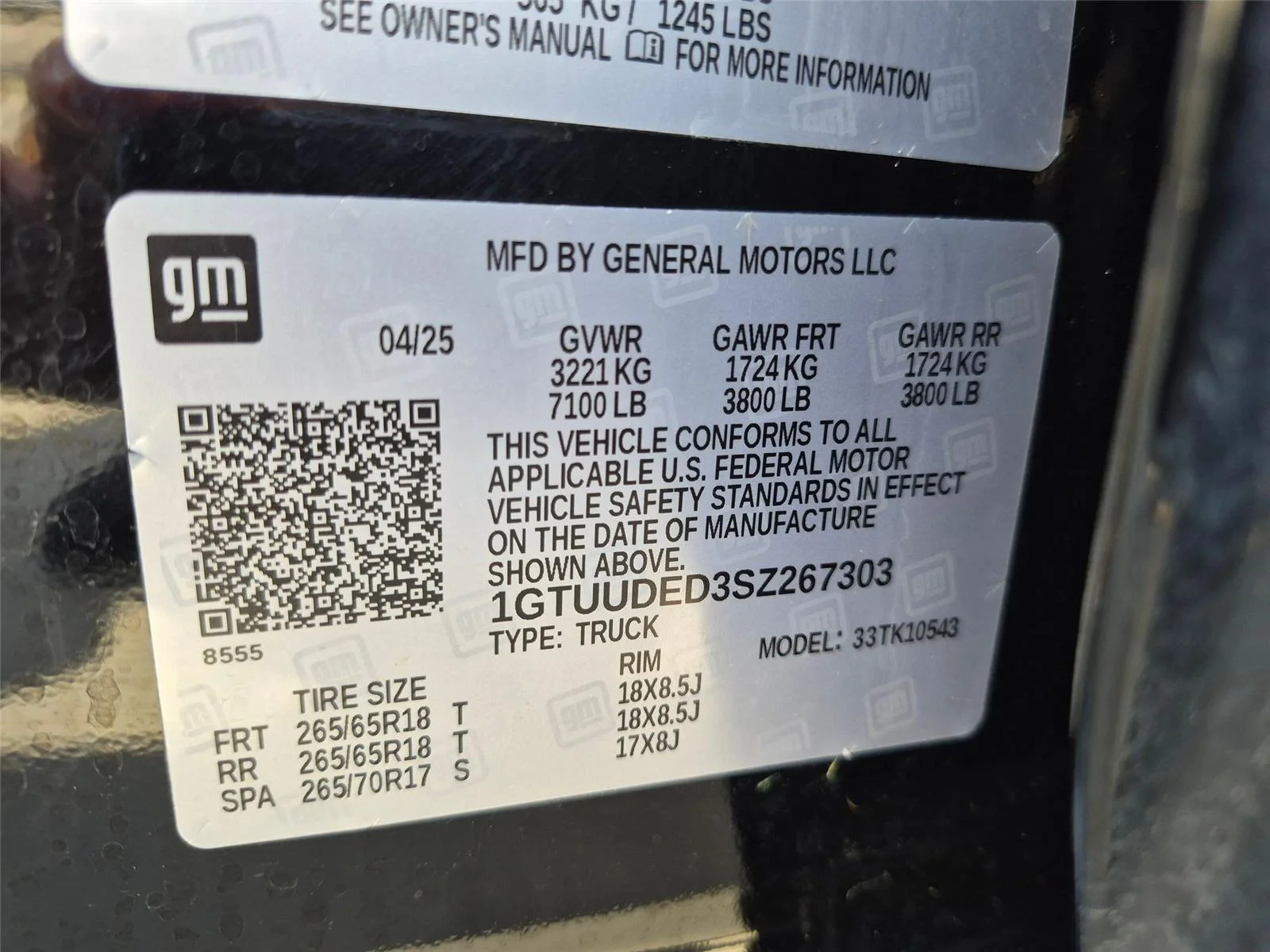 Used 2025 Onyx Black GMC SLT image 36
