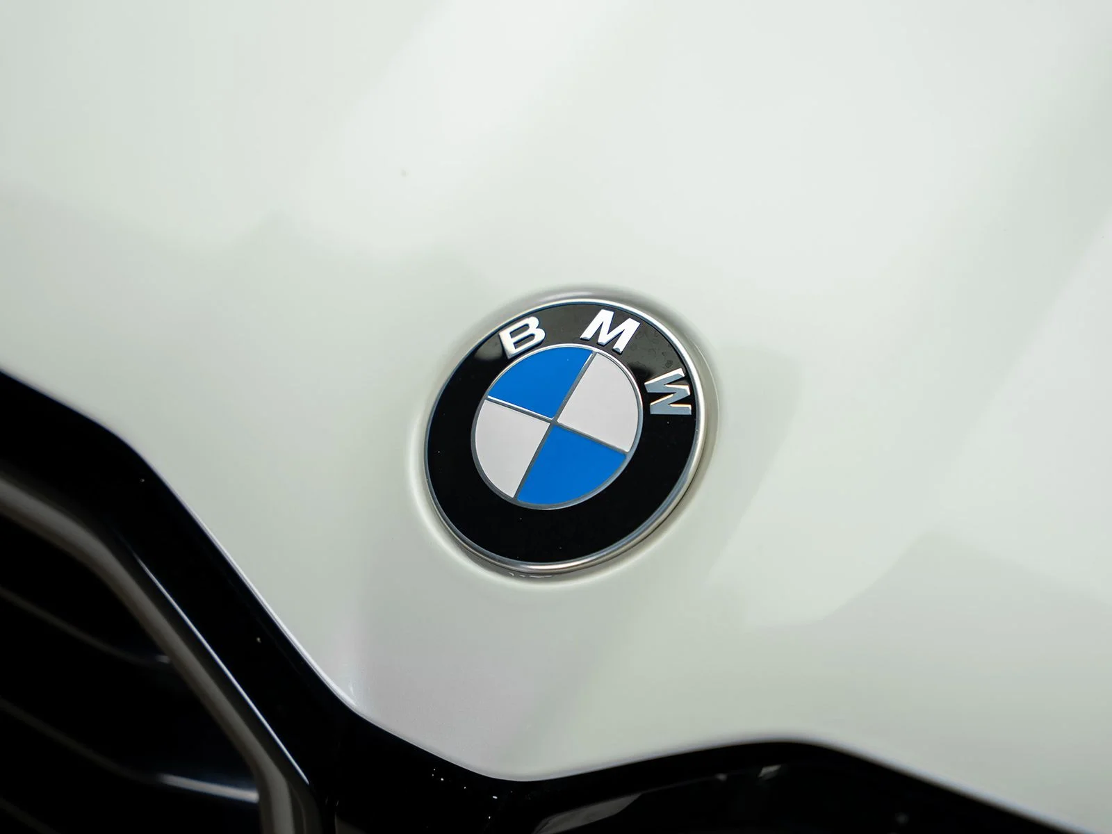 Used 2023 White BMW Base image 11
