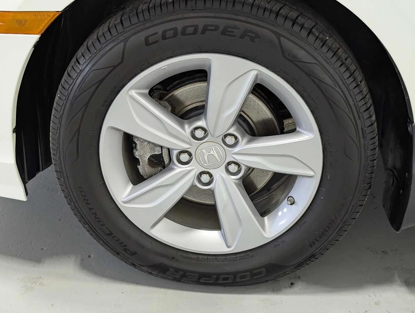 Used 2019 White Diamond Pearl Honda EX-L image 3