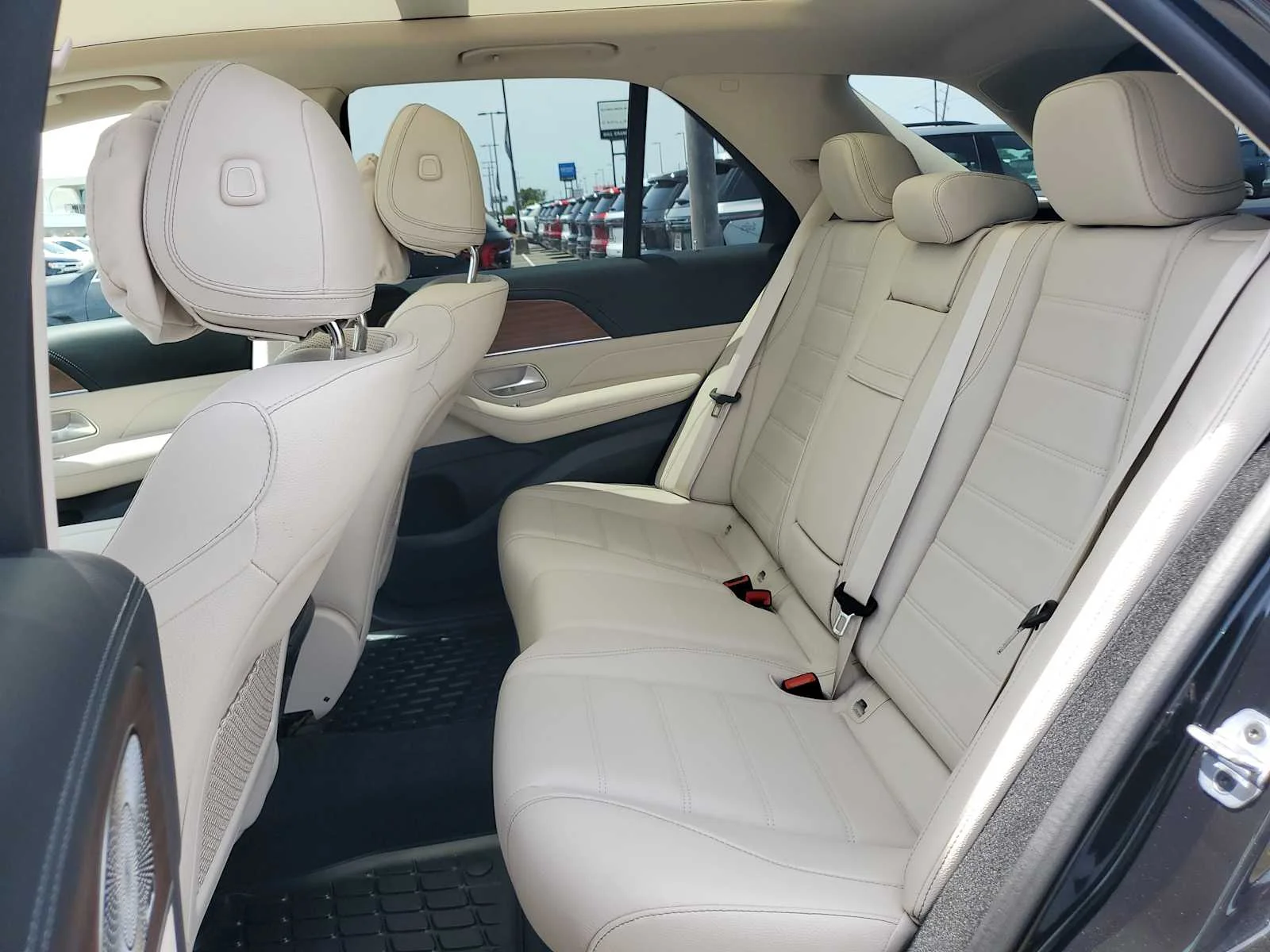 Used 2026  Mercedes-Benz GLE 450 image 14