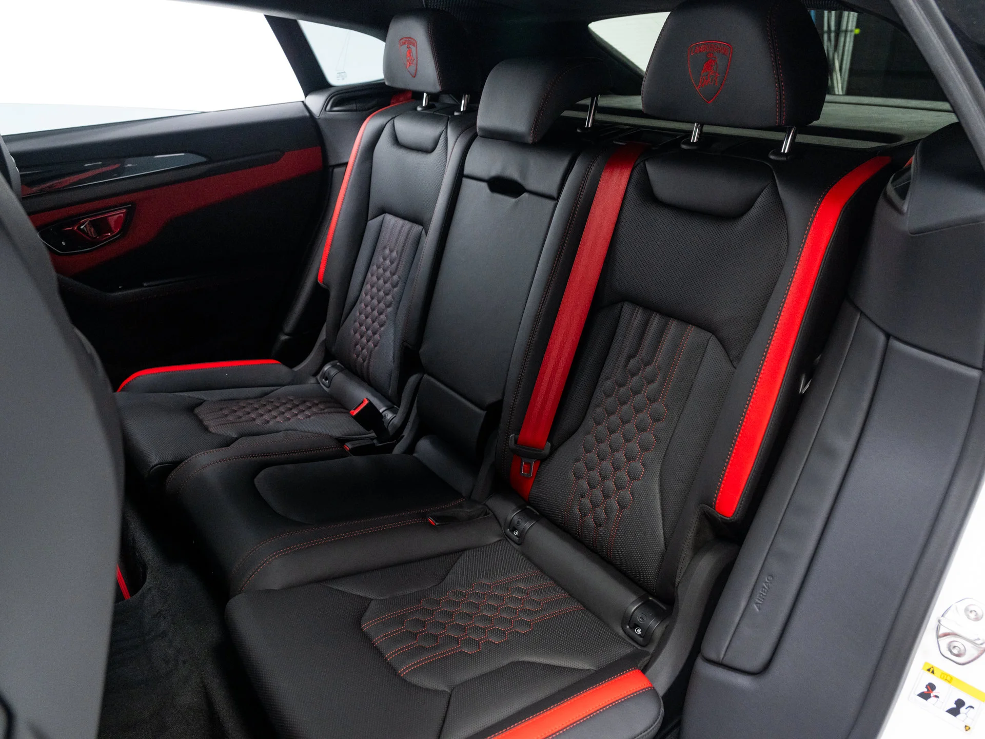 Used 2025  Lamborghini SE image 49