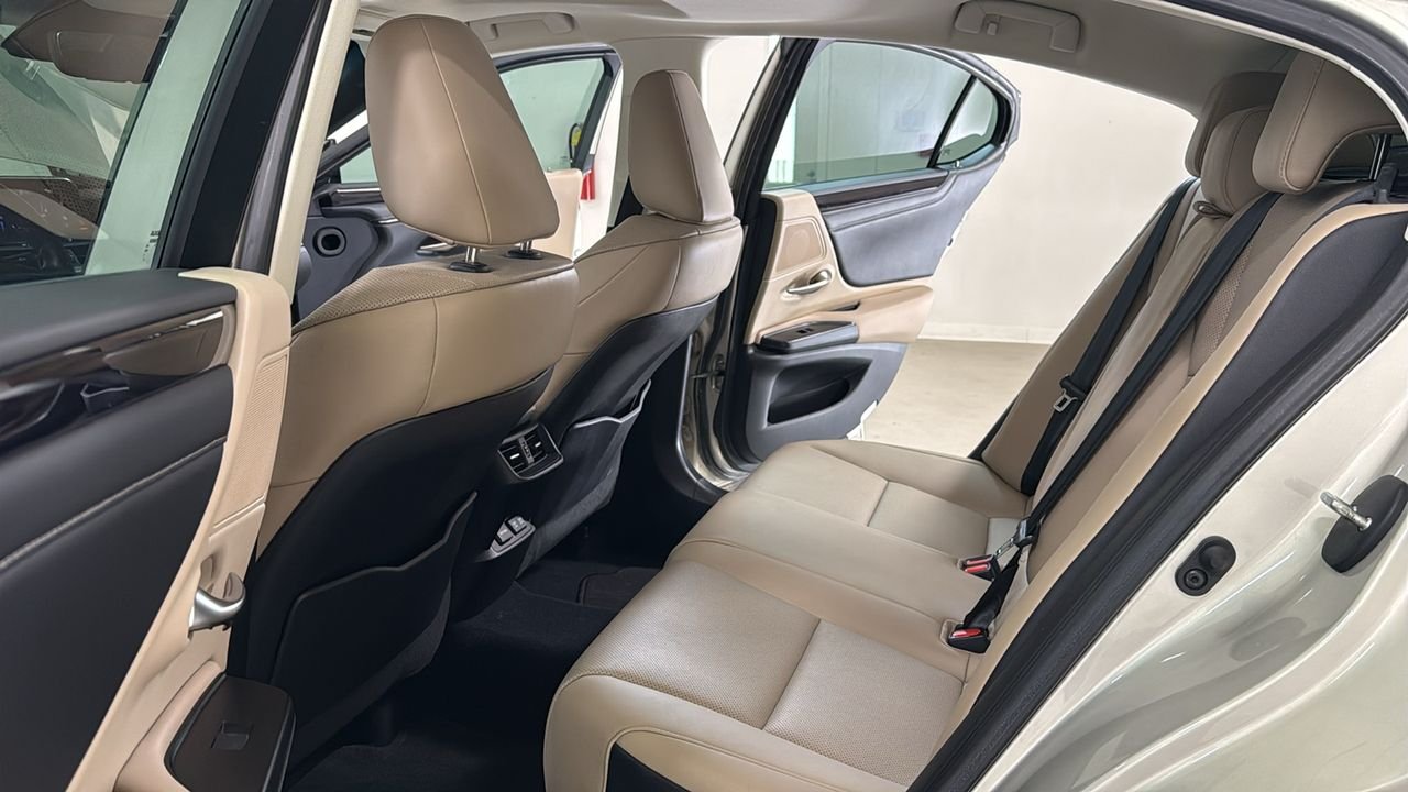 Used 2020 Beige Lexus 350 image 15