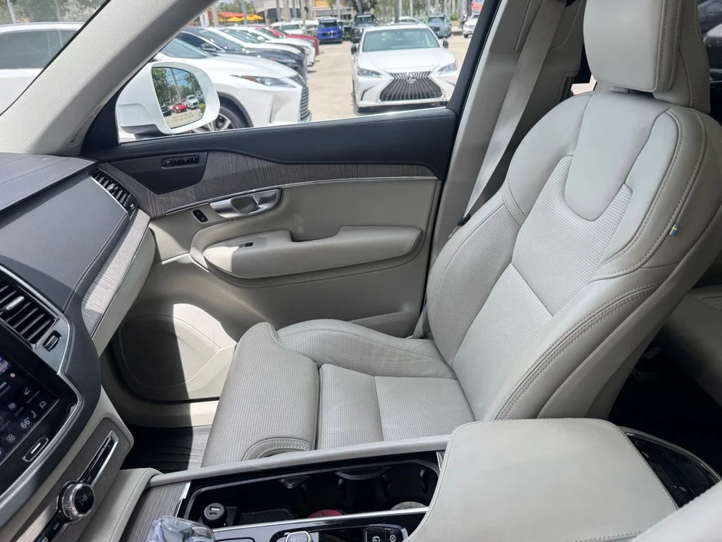 Used 2024 White Volvo Ultimate image 27