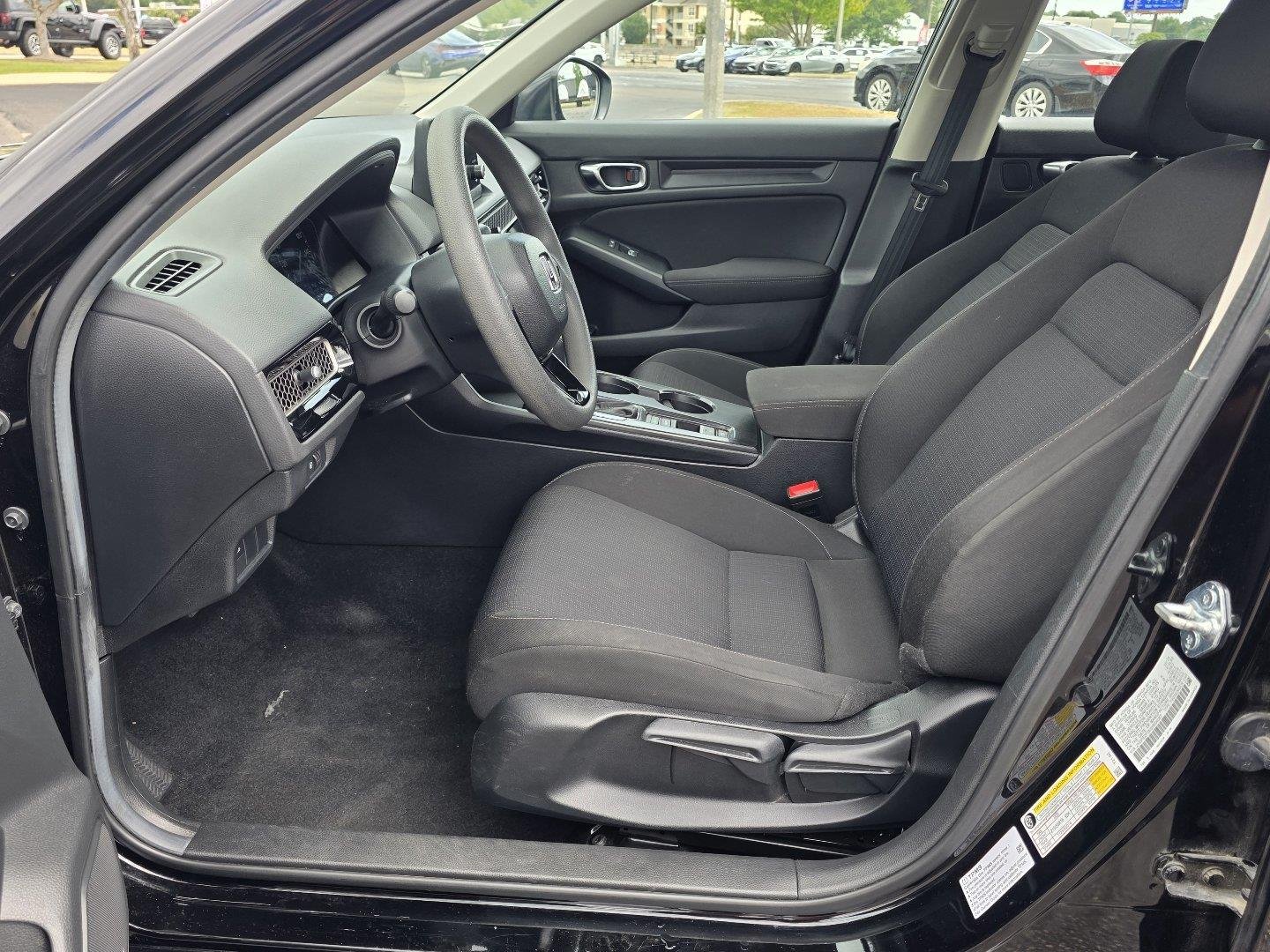 Used 2025  Honda LX image 19