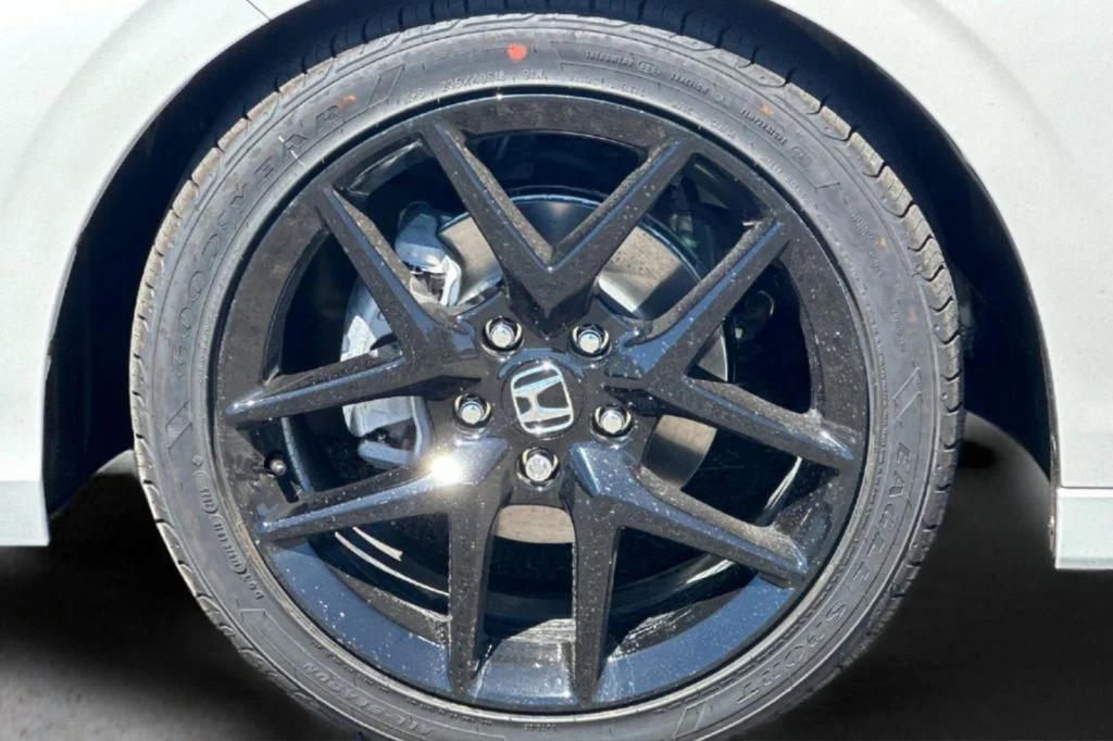 New 2026 Platinum White Pearl Honda Sport image 31